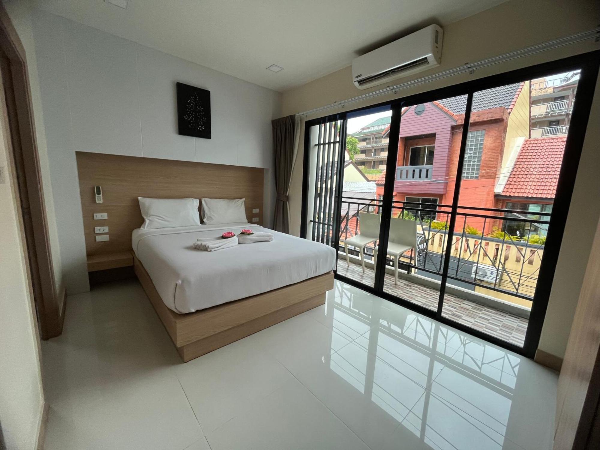 I Am O'Tel Patong Hotell Exteriör bild