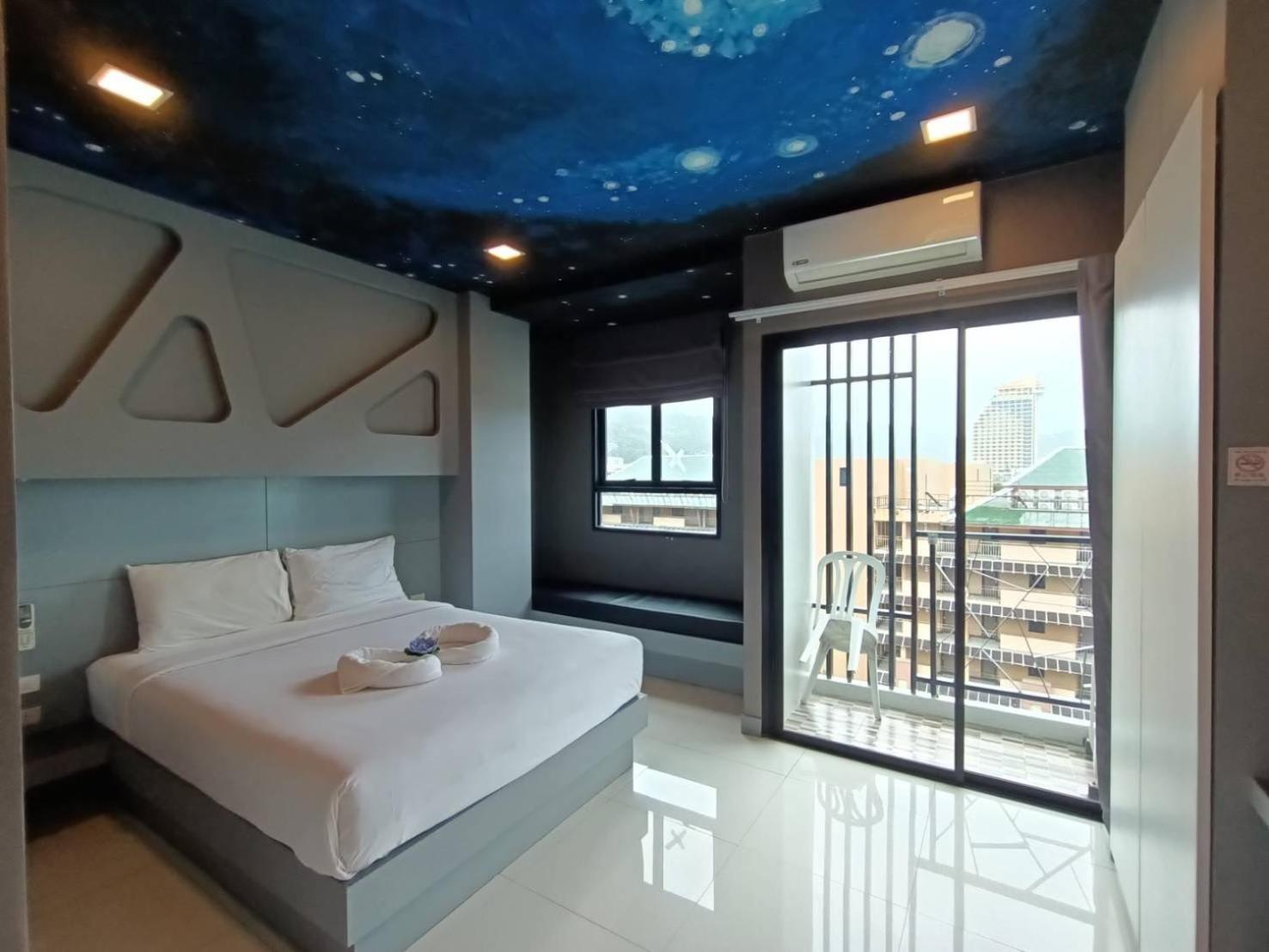 I Am O'Tel Patong Hotell Exteriör bild