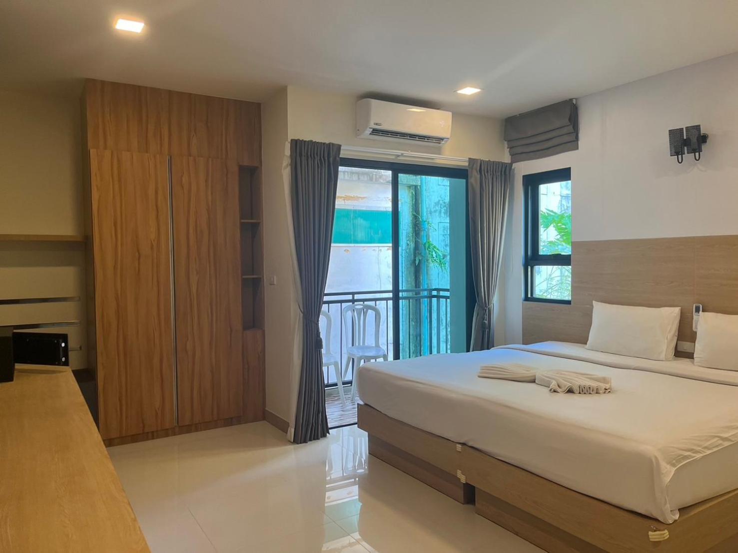 I Am O'Tel Patong Hotell Exteriör bild